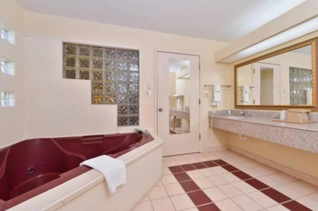 Quality Inn 2*