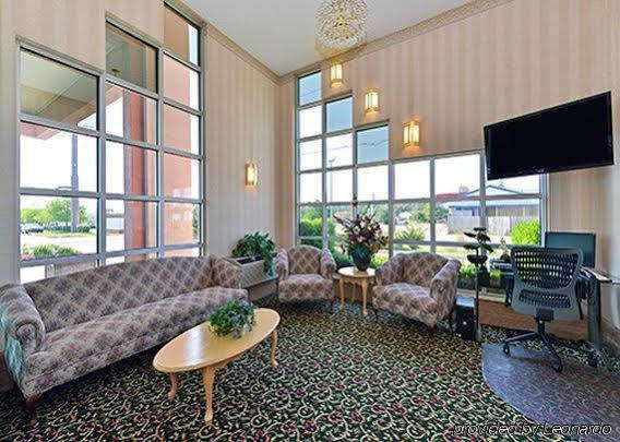 Quality Inn 2*